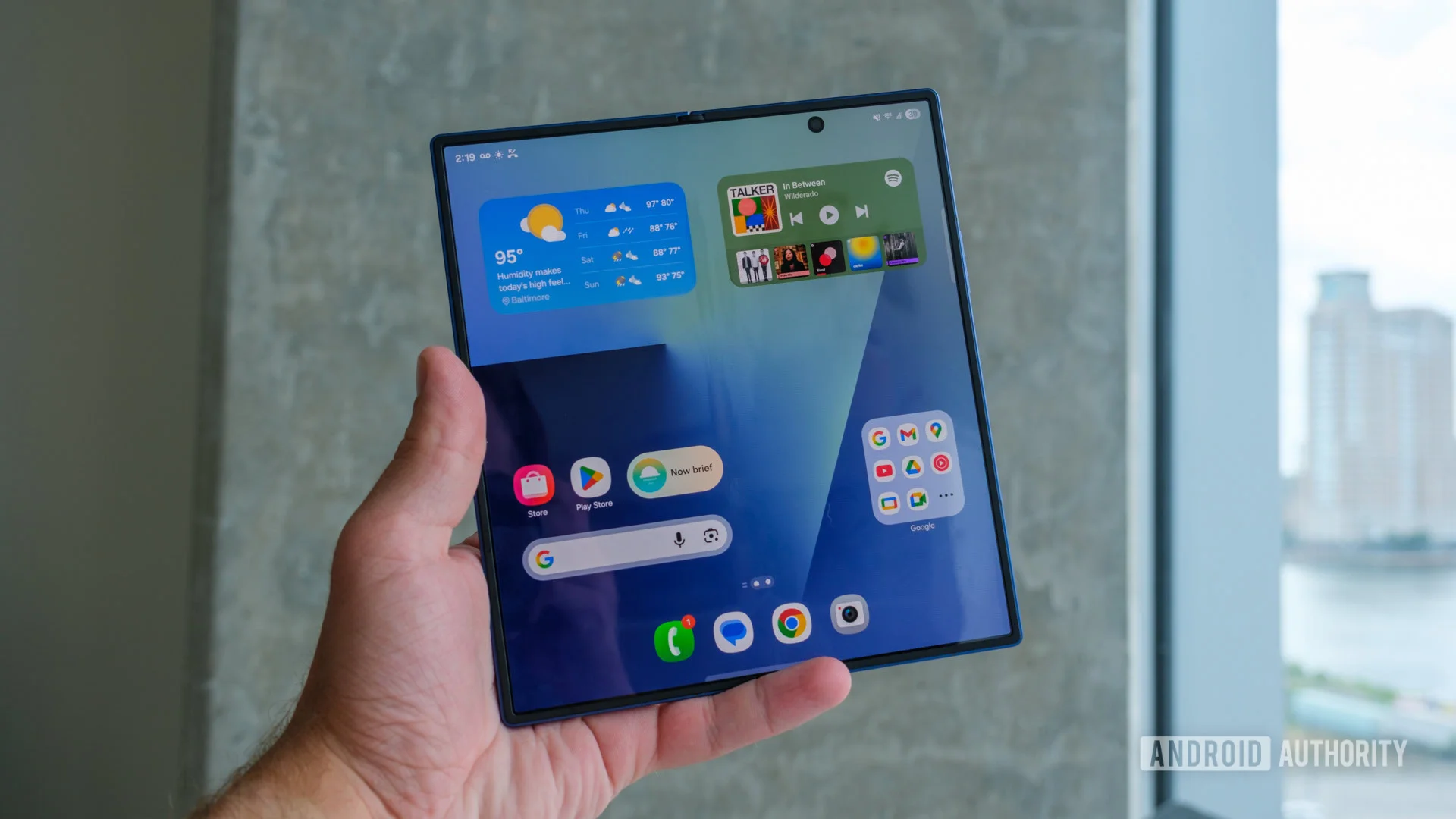 Samsung's Galaxy Z Fold 8 Ultra Set to Feature Impressive Creaseless Display